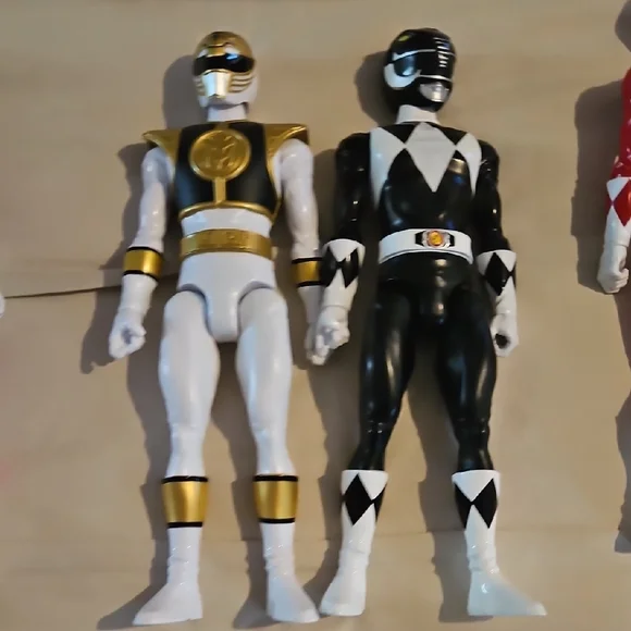 6 Hasbro Power Rangers  Action Figures Playset - Picture 3 of 4